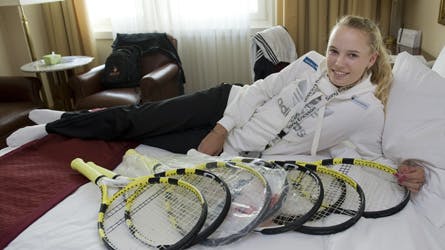 Caroline Wozniackis manager forudser, at topresultater i en Grand Slam-turnering kan åbne døren til indbringende sponsorkontrakter med internationale firmaer. ?Uden for banen skal hun bare blive ved med at gøre det, hun gør,? siger John Tobias til Ekstra