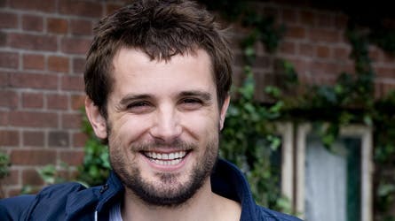 Christian Tafdrup drømmer om at stifte familie og glæder sig over, at han har fået indrettet sin lejlighed, så der ser pænt ud.