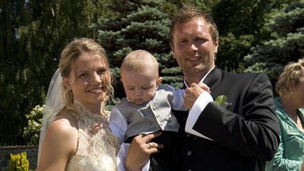 Så glade var de i 2006 ved deres bryllup. Nu tager Christina Roslyng og Lars Christiansen en pause fra hinanden og bor hver for sig.