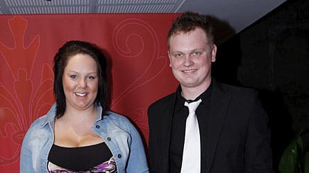 Camilla Framnes og kæresten Christian til premiere på afsnit 200 af De unge mødre i april 2009. Dengang  var Camilla stadig er stor pige.