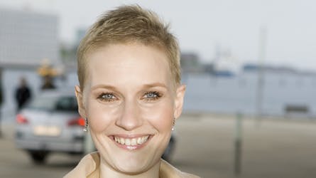 Kamilla Bech Holten skal bisættes den 26. september, og i dag udtaler Kasper Bech Holten i B.T.: ?Det er en stor sorg, at Kamilla er død. Hun var et helt unikt menneske. Det er næsten ikke til at bære.?
