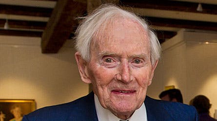 Danmarks mægtige erhvervsmand Mærks Mc-Kinney Møller blev 98 år gammel. Lørdag blev han stedt til hvile på familiens gravsted ved Hellerup Kirkegård.