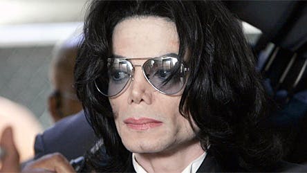 Ifølge de seneste meldinger er popikonet død - Michael Jackson blev 50 år.
