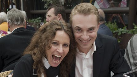 Dot Wessmann fortsætter sin forretningspartnerskab med sin eksmand, selvom hun til august flytter til Bruxelles sammen med Morten Messerschmidt.