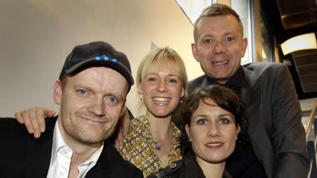 Frank Hvam er kæreste med filmklipperen Anja Louise Farsig. I 2008 blev parret forældre, men køn og navn holder de dog hemmeligt. Her sammen med 'Klovn'-kollegerne.