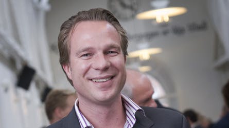 Frederik Lauesen har fået en kæreste, og han fortæller til Ekstra Bladet, at han er glad igen efter tabet af sin hustru.