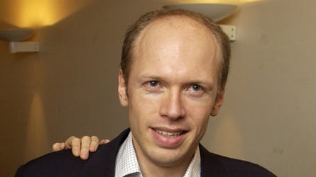 Marcus Rønnov, der spiller den 12-årige dreng Freddie, får støtte af garvede kræfter i Giacomo Campeottos nye familiefilm. Troels Lyby, Kirsten Lehfeldt og Søren Malling er også på rollelisten.