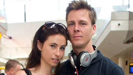 Nygifte Hans Lindberg og Jeanette skiltes i lufthavnen