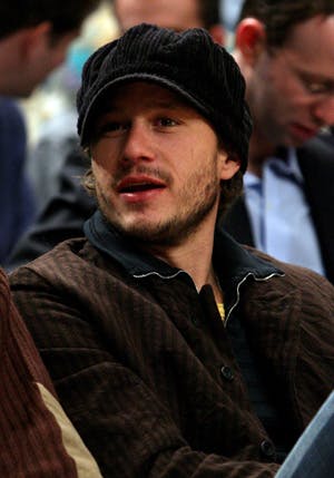 https://imgix.billedbladet.dk/media/billedbladet/kendte/nyheder/heath-ledger/heathheadny.jpg