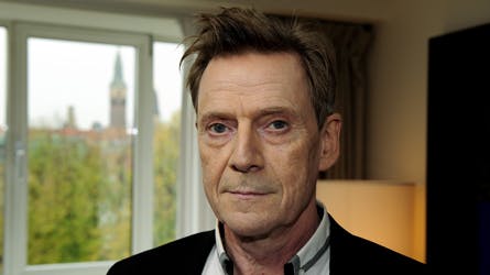 CNN har anmeldt den Quantum of Solace, og anmelderen skriver, at man forhåbentlig også ser noget til Jesper Christensens skurk Mr. White i de kommende Bond-film.