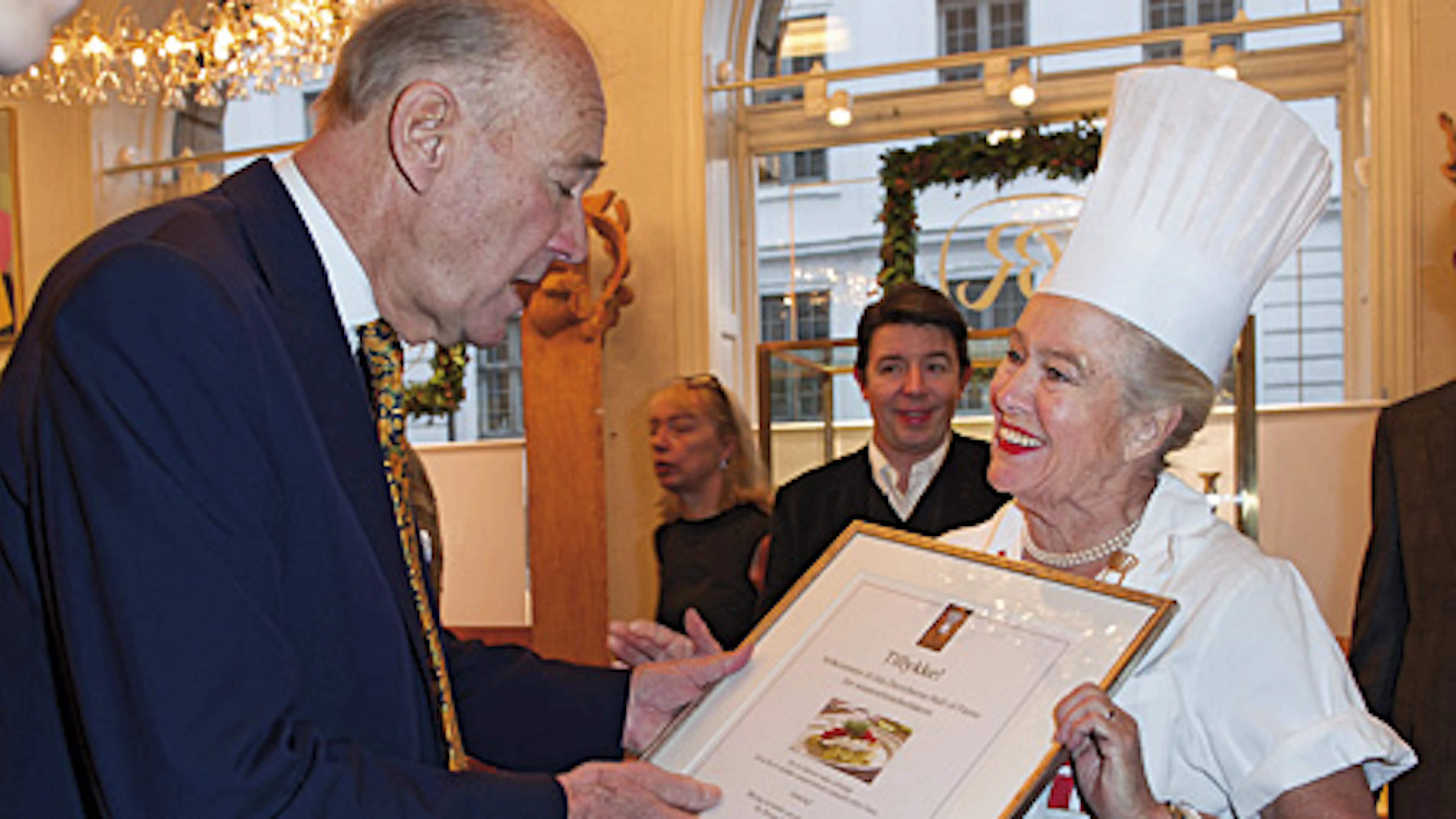 Se billederne fra receptionen: Jesper og Alexa Bruun Rasmussen siger ...