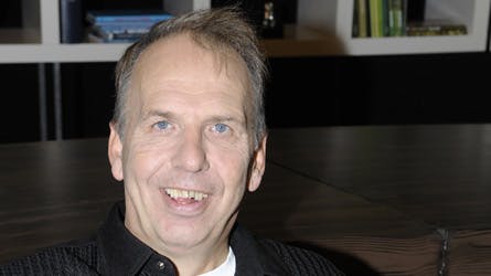 Jacob Haugaard er fortaler for, at folk skal være gode ved sig selv i januar og ikke lade sig bremse af nytårsforsæt. De er en fornægtelse af det gode i livet, mener han.