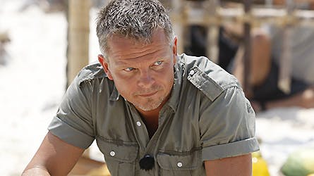 - Vi er i gode hænder. Vi bor isoleret på et hotel, og produktionsselskabet kører det hele meget professionelt og lige efter bogen, fortæller Jakob Kjeldbjerg til BILLED-BLADET fra Malaysia.