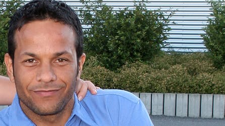 Jason Watt efterlader ikke et indtryk af en mand med bekymringer. Men naturligvis er han det.