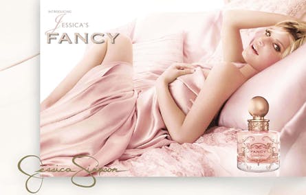Jessica Simpson producerer allerede sko- og taskekollektioner med sit navnetræk, og nu står sangerinden foran lanceringen af sin første parfume i eget navn.