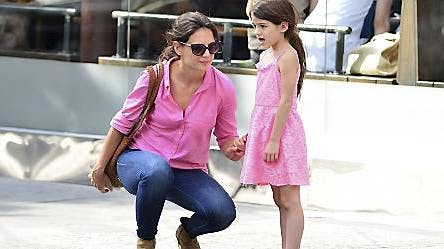 Katie Holmes og datteren Suri.