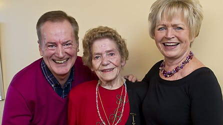 Irma Bering sammen med sine store idoler Keld og Hilda Heick.