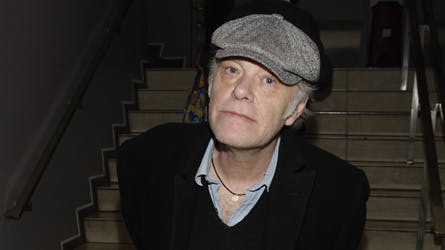 Kim Larsen er utilfreds med, at TDC bruger en sang, som han gjorde kendt, i en ny reklame.