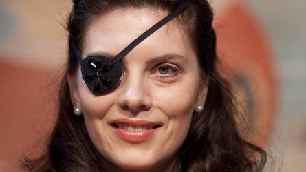 Lærke Winther har medvirket i 10 danske film, heriblandt ?En kort en lang? og ?Flammen og Citronen?. Den kommende tid medvirker Lærke i ?Don Carlos? på Århus Teater, hvor hun spiller den enøjede prinsesse Eboli.