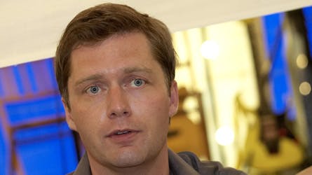 Lasse Rimmer måtte træde til med trøstende ord, da hans 19-årige kærestes hund blev skambidt af en kamphund.