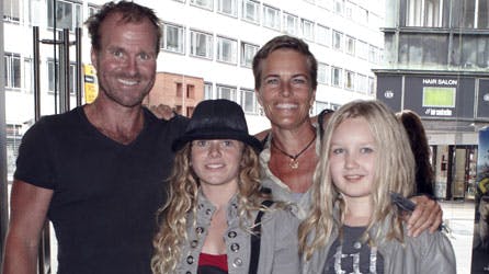 Lasse og Josephine med deres to døtre