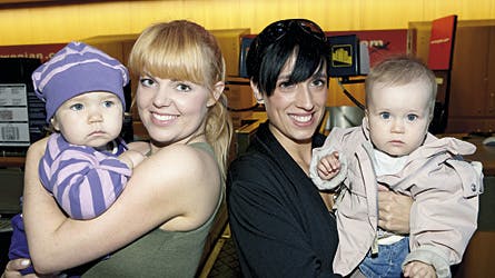 To søde små babyer ? Lina Rafns lille Karmen og Tessas lille Isolde skulle med til den caribiske ø.