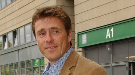 Jan Bartram arbejder i dag med kurser i kvalitets- og kompetenceudvikling. Nu skal han være far igen.