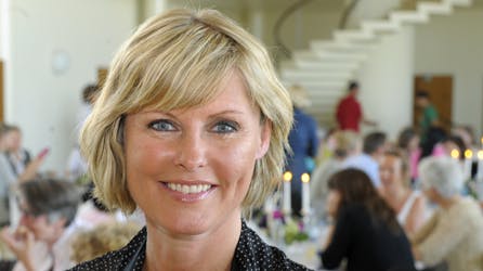 Line Baun Danielsen er kendt for at være meget privat. Det var hun i ægteskabet med Jan Bartram, og det er hun i sit forhold med politikeren Morten Helveg Petersen. De er endnu ikke stillet op til fotografering sammen. Således ankom de med få minutter mel