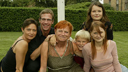 Lisbet Dahl Hyldet af venner og ընտանիքի | BILLED-BLADET