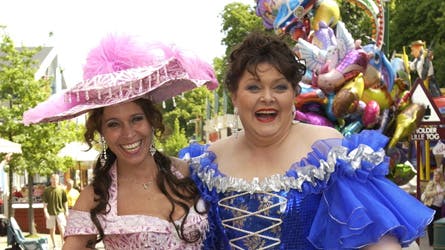 Lise-Lotte Lohmann fik sig en slem overraskelse, da hun skulle betale en gigantisk regning for drinks i Cannes, da hun fejrede Dot Wessmans fødselsdag for fire år siden.