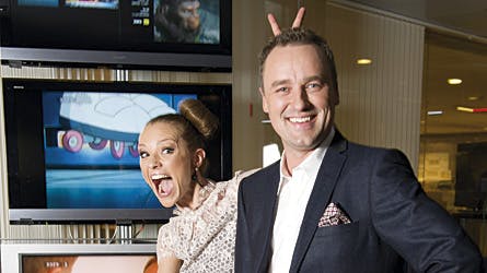 Lise Rønne og Peter Ingemann er værter i det nye ?DR Det bedste TV i 2011?- program.