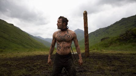 https://imgix.billedbladet.dk/media/billedbladet/kendte/nyheder/mads-mikkelsen/valhalla-rising-lille.jpg