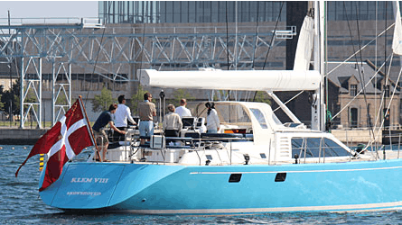 Den flotte super-yacht på 82 fod fyldte pænt op i Københavns Havn.