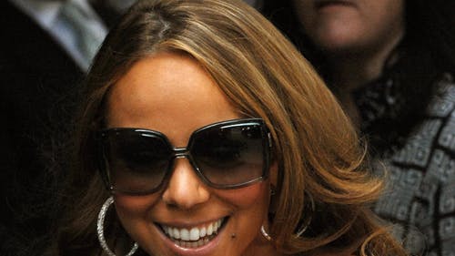 Mariah Carey promoverer i øjeblikket sit nye album E=MC2. Her tænder hun lyset på Empire State Building, men hun har altså også haft tid til at blive gift med skuespilleren Nick Cannon.