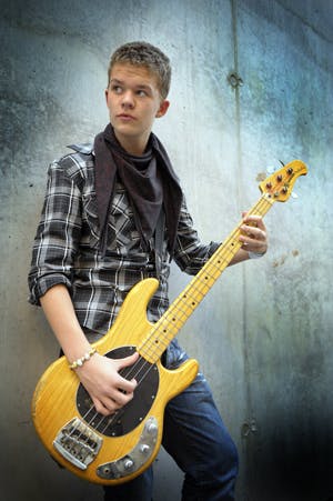https://imgix.billedbladet.dk/media/billedbladet/kendte/nyheder/martin-x-factor/martinhojguitar.jpg