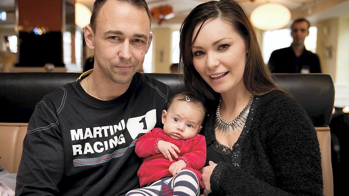 Mascha Vang, Nicolas Kiesa og lille Hollie Nolia.