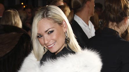 Mascha Vang har uden tvivl masser af billeder af sig selv som voksen fest-babe, men barndomsbillederne er der blevet tyndet kraftigt ud i, fordi blondinen lånte dem ud og ikke fik dem tilbage.