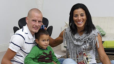 Michael Rasmussen med sin familie: Hustruen Cariza og sønnen Milo.