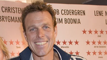 Mikkel Beha Erichsen havde et meget tæt forhold til sin mor, der døde af kræft for et par år siden. Hun fik ideen til ?Go? aften Danmark?, hvor Mikkel efter hendes død blev vært.