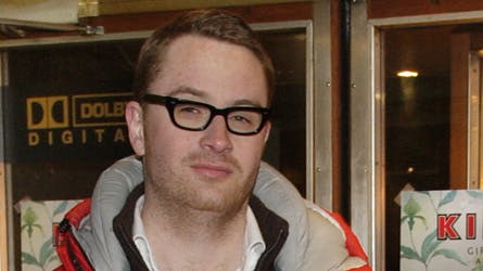 Nicolas Winding Refns nye film bliver rost for hovedrolleindehaverens præstation, men anmelderne giver filmen alt fra to til fem stjerner.