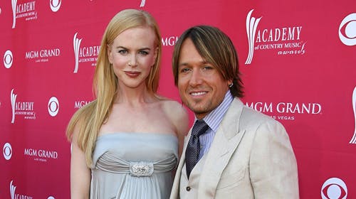 Nicole Kidman skal efter alt at dømme have en søn. Det er skuespillerindens første biologiske barn. Hun har to adoptivbørn, Isabella og Connor, med eksmanden Tom Cruise. Her ses hun til Country Music Awards sammen med sin mand Keith Urban.