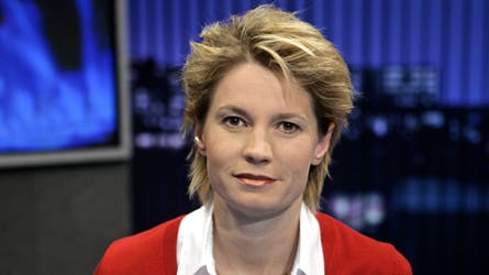 Nynne Bjerre Christensen og hendes mand Simon Andersen venter deres andet fælles barn. Simon har datteren Anne Sofie, 11, fra et tidligere forhold. Politikens læsere kårede sidste år Nynne til den bedste kvindelige TV-vært.