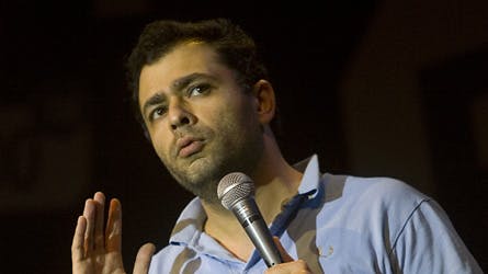 Omar Marzouk mener, at det handler om afmagt, når der tyes til vold i indvandrerfamilier. Derfor foreslår han, at familierne skal hjælpes med redskaber til at skabe en hverdag uden vold.