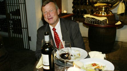 Det bliver ikke i underholdnings-branchen på TV3, at Peter Brixtofte skal ind i de danske stuer