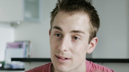 Peter Gade kan ikke forestille sig at bruge beskyttelsesbriller på badminton-banen. De danske squash-klubber har dog allerede gjort beskyttelses-briller obligatoriske.