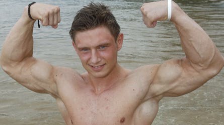 https://imgix.billedbladet.dk/media/billedbladet/kendte/nyheder/robinson-2009/kennethcp.jpg