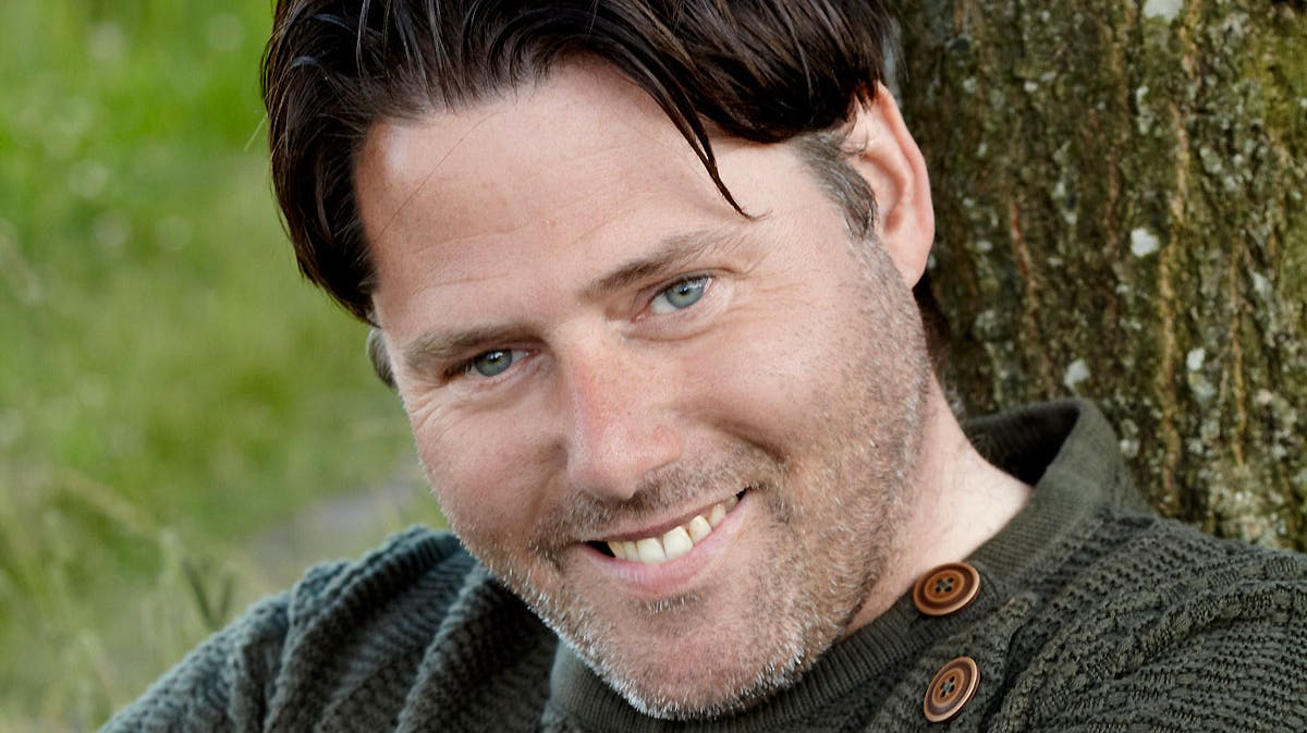 - Jeg foretrækker hellere at spise ude end hjemme, fortæller Rasmus.