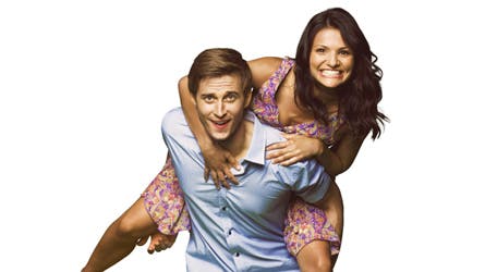 Søren Bregendal skal spille rollen som Troy i musicalen ?High School Musical 2?. Her sammen med Rebekka Mathew, der spiller Gabriella i forestillingen.