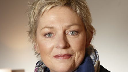 Søs Egelind kan snart opleves mellem reklameblokkene på TV 2. Hun medvirker i serien ?Lærkevej?.