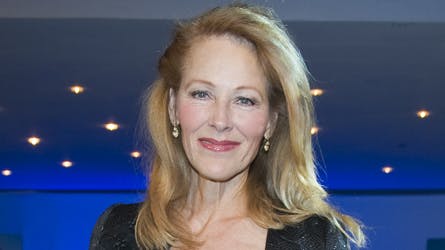 Suzanne Bjerrehuus får overstået sine juleindkøb i november, så hun kan slappe af og nyde december måneds juletraditioner.